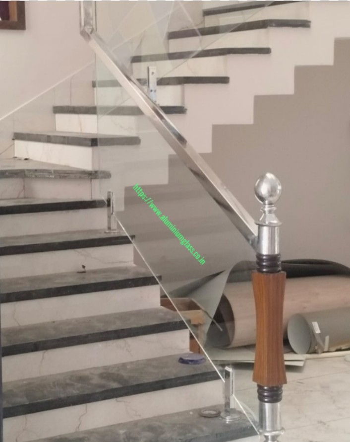 Glass reling